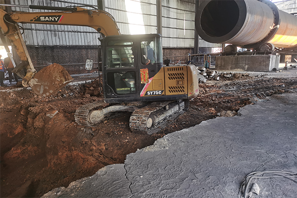 内蒙古1200吨煤泥烘干机改造项目施工现场 内蒙古1200吨煤泥烘干机改造项目施工现场